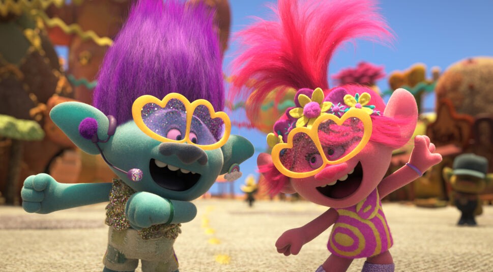 Pinker und grüner Troll mit Sonnenbrillen in "Trolls World Tour"
