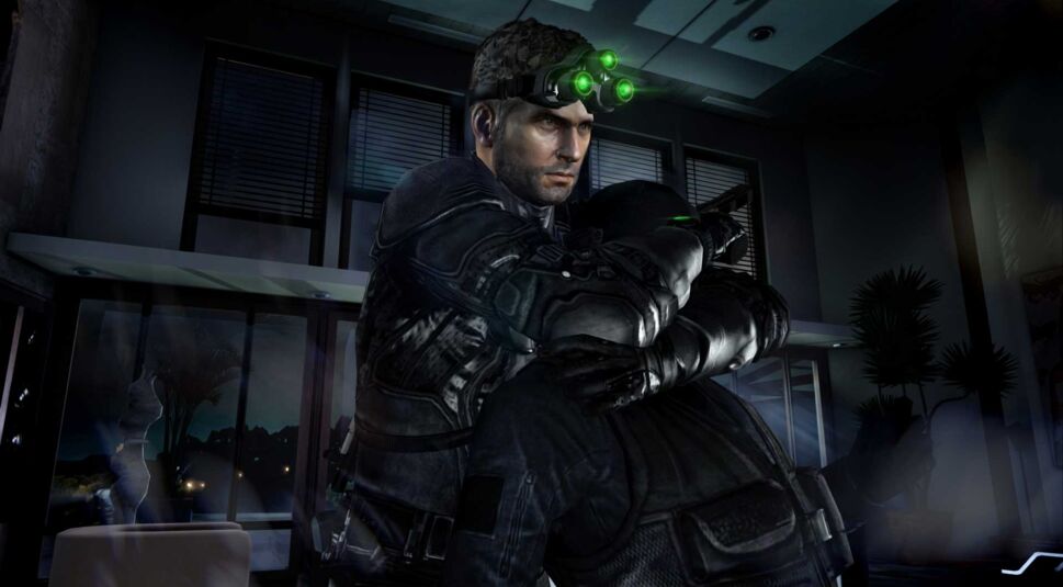 Sam Fischer in Splinter Cell schaltet Wache aus