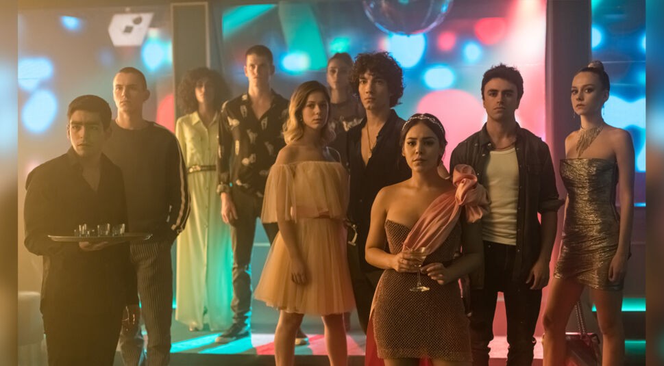 Von Emily in Paris bis Carrie Bradshaw: Diese Serien-Stars beneiden wir um ihren Kleiderschrank