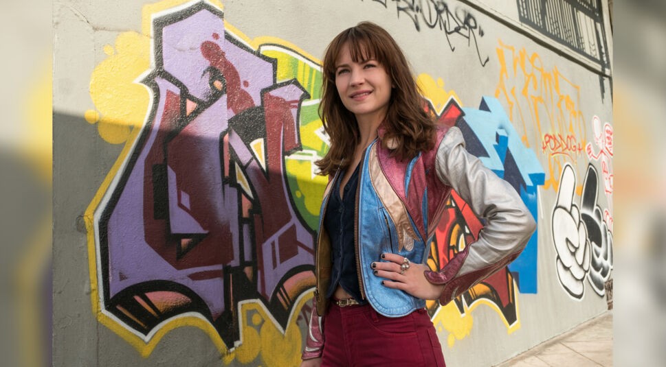 Von Emily in Paris bis Carrie Bradshaw: Diese Serien-Stars beneiden wir um ihren Kleiderschrank