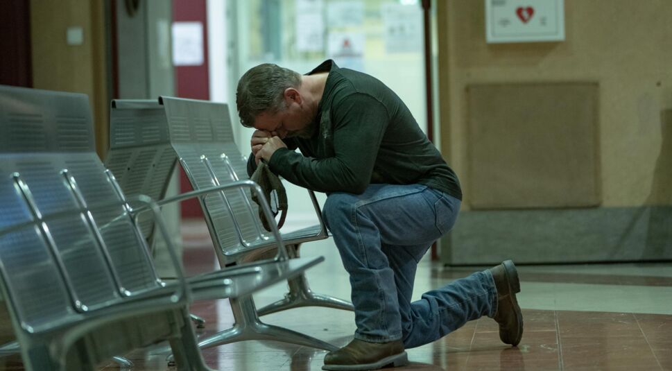 Matt Damon als Bill / am Boden