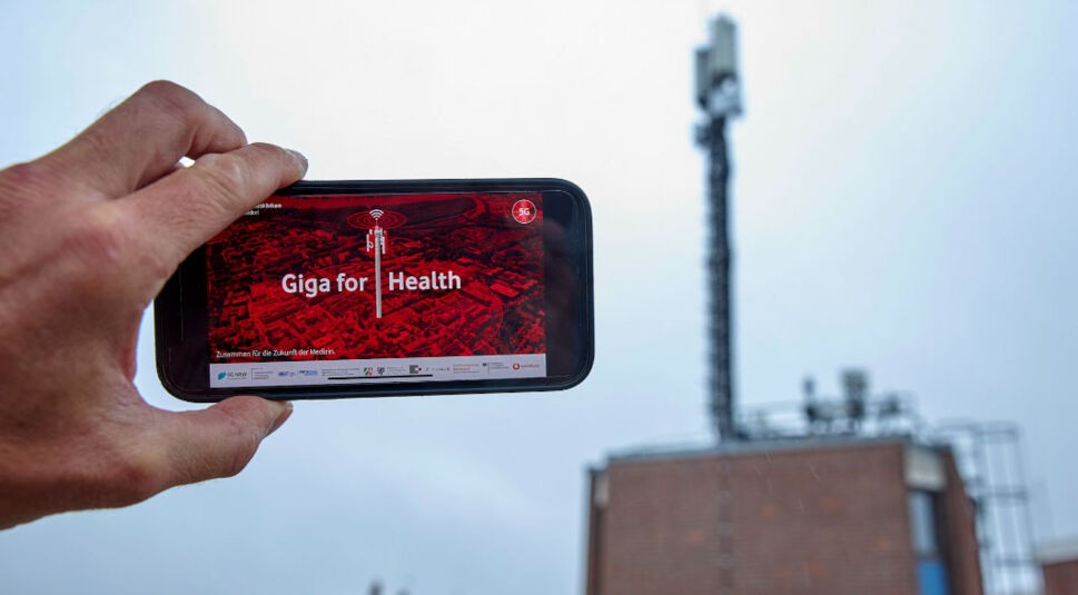 Der 5G-Sendemast auf der 5G-Klinik in Düsseldorf