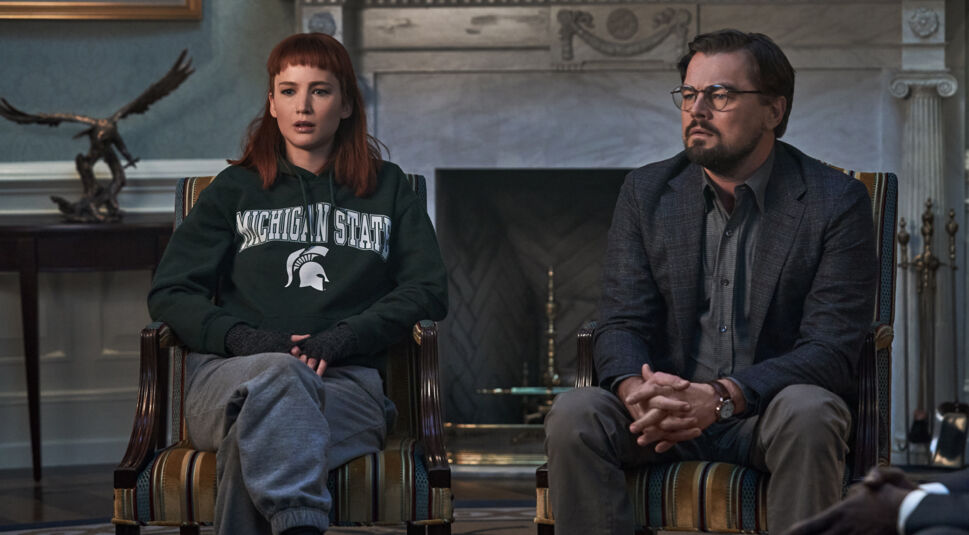 Kate Dibiasky und Dr. Randall Mindy von der Michigan State University schauen fassungslos