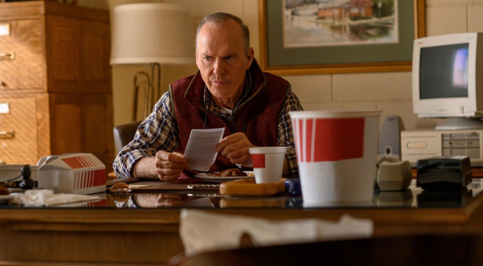 Ex-Batman Michael Keaton als Dr. Samuel Finnix in Dopesick