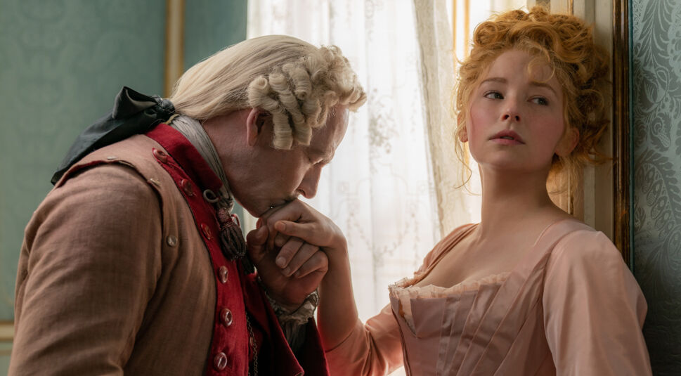 Grafen de Guich küsst Roxanne auf die Hand