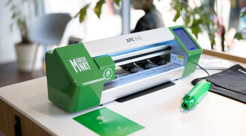 Ein Gerät in einem klimaneutralen Shop von Vodafone