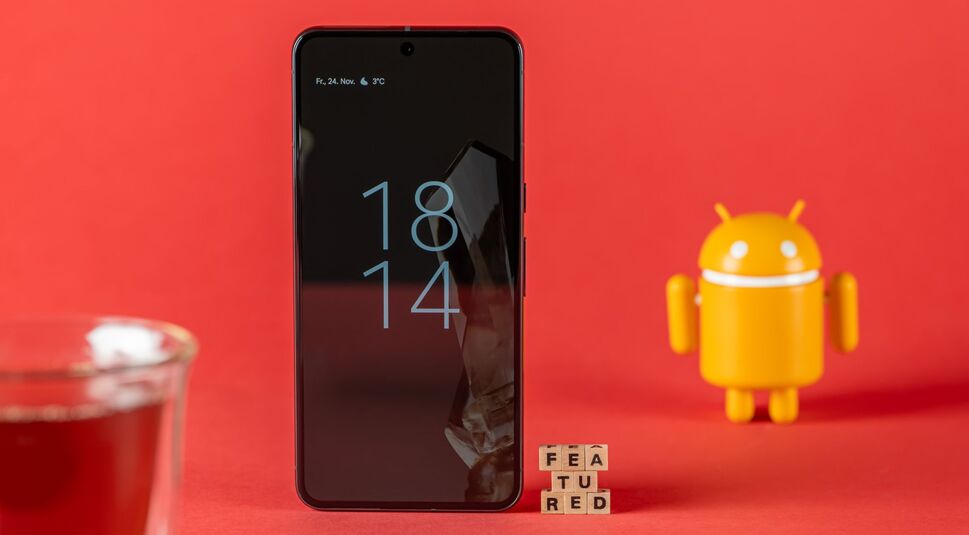 Das Pixel 8 Pro mit Sperrbildschirm