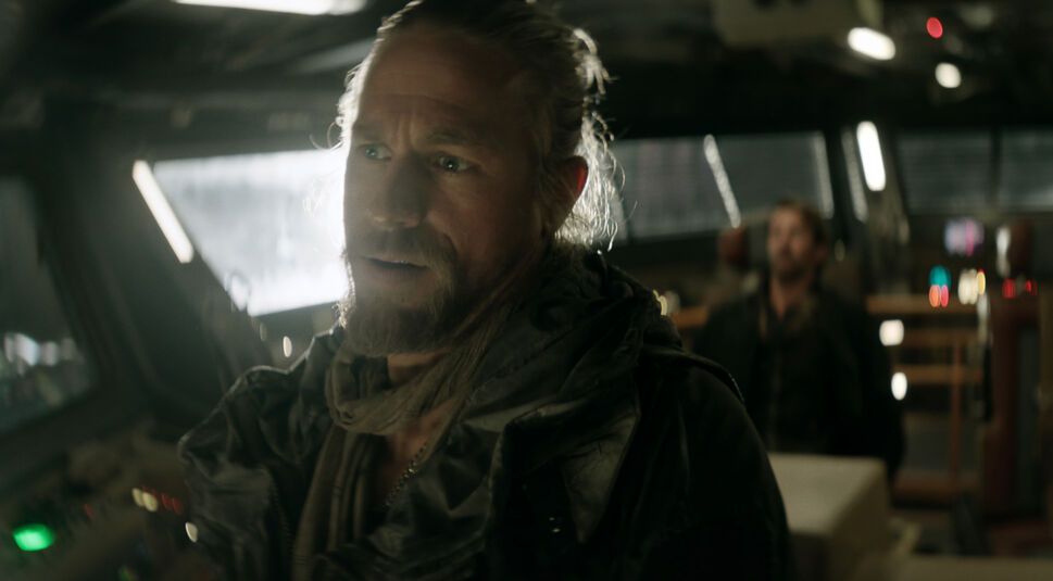 Charlie Hunnam als Kopfgeldjäger Kai