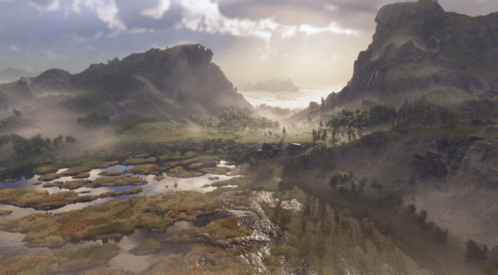 Im Bild aus dem Anno 117: Pax Romana-Test ist die Region Albion aus der Story-Kampagne zu sehen. Die Landschaft wirkt wild und unberührt mit sumpfigem Gelände, dichtem Gras und spiegelnden Wasserflächen im Vordergrund. Nebelschwaden ziehen durch ein bewaldetes Tal zwischen zwei felsigen Berghängen, während im Hintergrund das Meer unter dramatischem Himmel schimmert. Die Atmosphäre ist ruhig und mystisch.