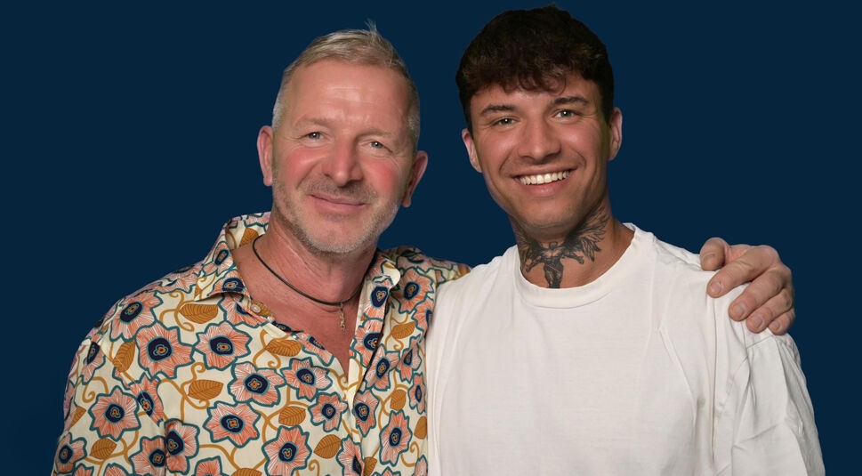 Auf dem Bild zur Show Prominent verwandt sind Micha und sein Vater Micha Klotz zu sehen.