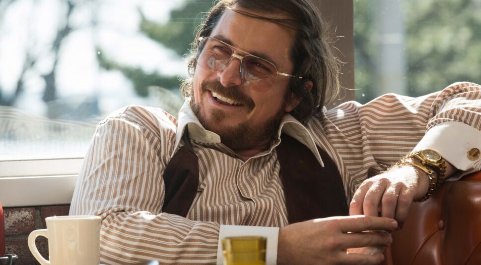 Wow, du weißt alles. Vor allem, dass das Leben immer noch die besten Geschichten schreibt!