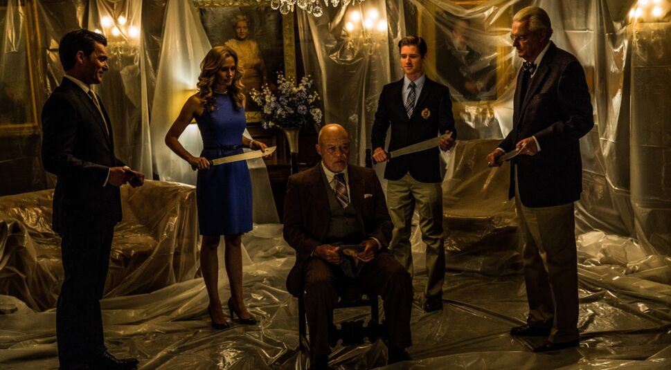 Du hast deine verdiente Gehaltserhöhung wieder nicht erhalten. Deine drei liebsten Kollegen ebenfalls nicht. Du...