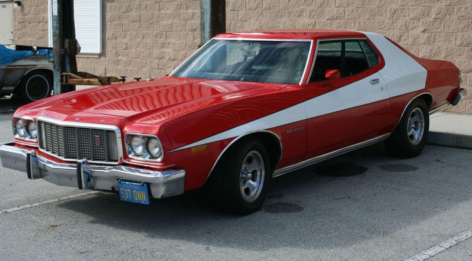 Durch welche Serie begleitete dieser Wagen seine Titelhelden?