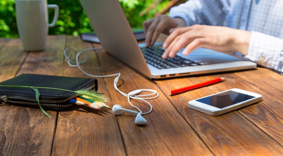  Eine Bewerbung aufzusetzen, ist prinzipiell nicht schwer, aber mit vielen Stolperfallen verbunden.