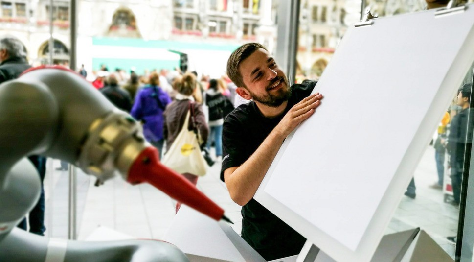 13411847_1636356816686518_2174940506148446277_o-edited