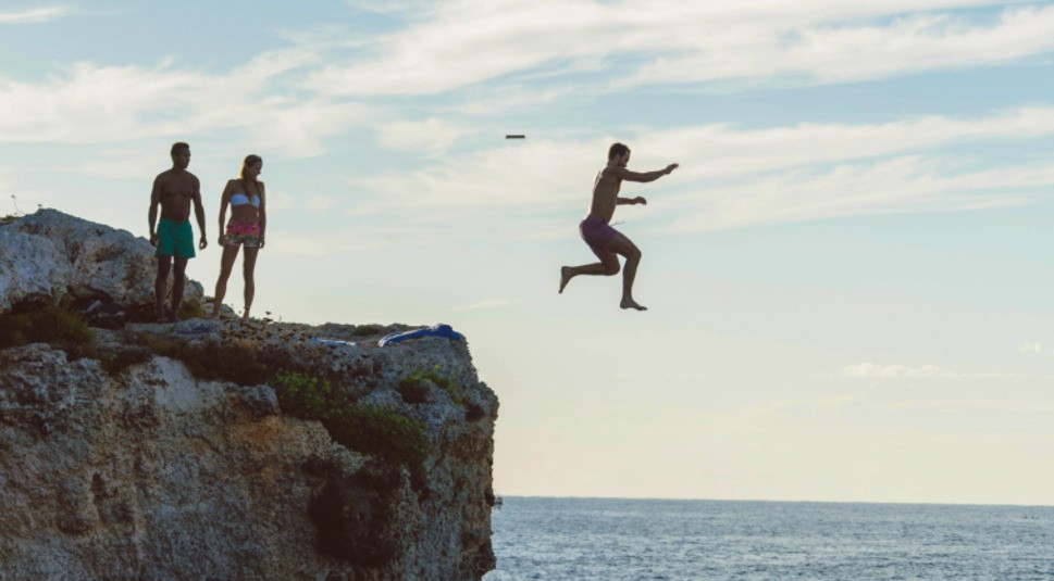 hover-camera-passport-on-a-cliff_edited