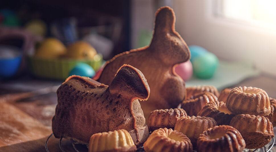 Kuchen in Osterhasen- und Lammform, die dank Oster-Apps sehr gelungen sind
