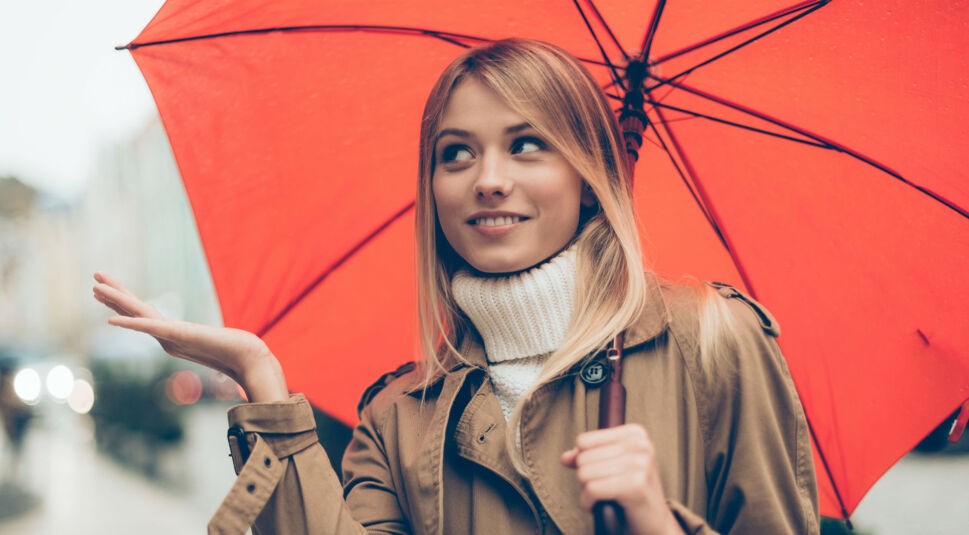  Damit Du nicht ohne Schirm im Regen stehst: Dank Wetter-Apps bist Du immer auf dem Laufenden.