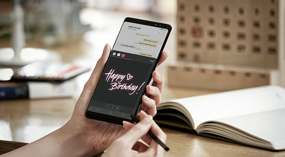 Schreiben mit S-Pen auf dem Galaxy Note 8.