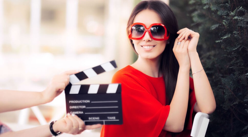 Film von einer jungen Frau drehen