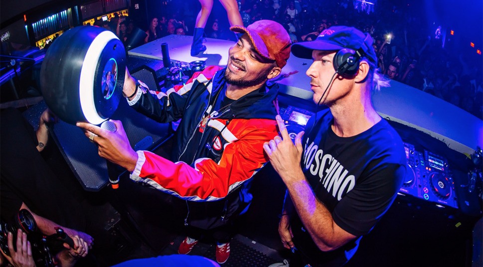  © Copyright 2017 Hold Still Inc.