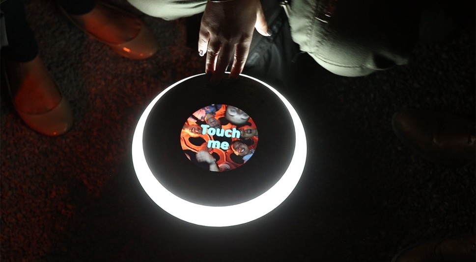  © Copyright 2017 Hold Still Inc.