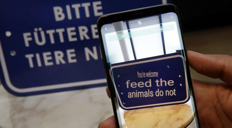 Der Samsung-Assistent Bixby übersetzt.