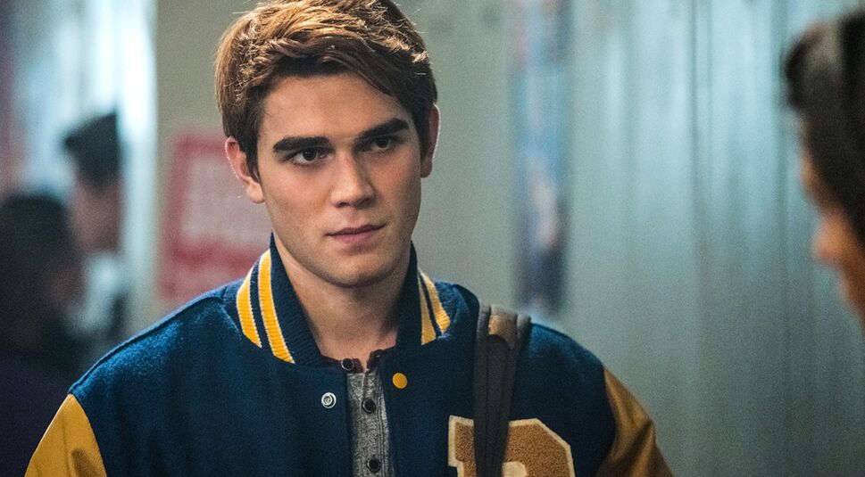  Der Neuseeländer Keneti James „K. J.“ Fitzgerald Apa mimt in Riverdale die populäre Comicfigur Archie Andrews | © 2016 The CW Network, LLC. All Rights Reserved