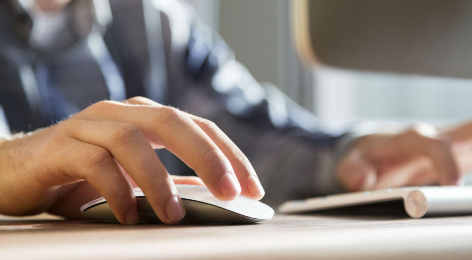 Das Dateisystem der externen Festplatte am Computer überprüfen.