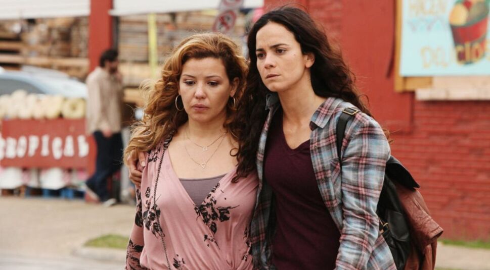 Alice Braga, Justina Machado