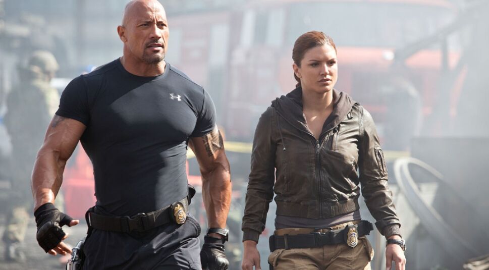 Das Bild zeigt Dwayne Johnson und Gina Carano in Fast & Furious 6.