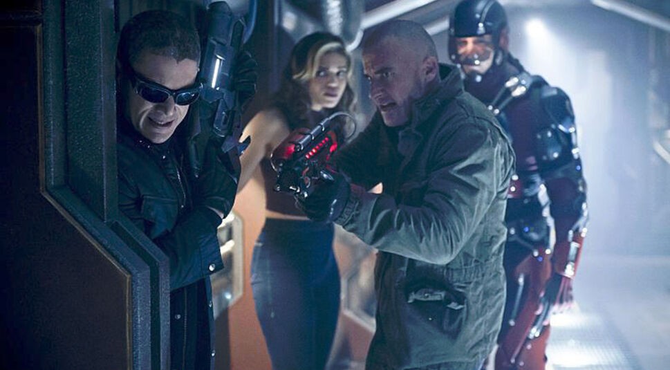 Dominic Purcell und Wentworth Miller in Legends of Tomorrow