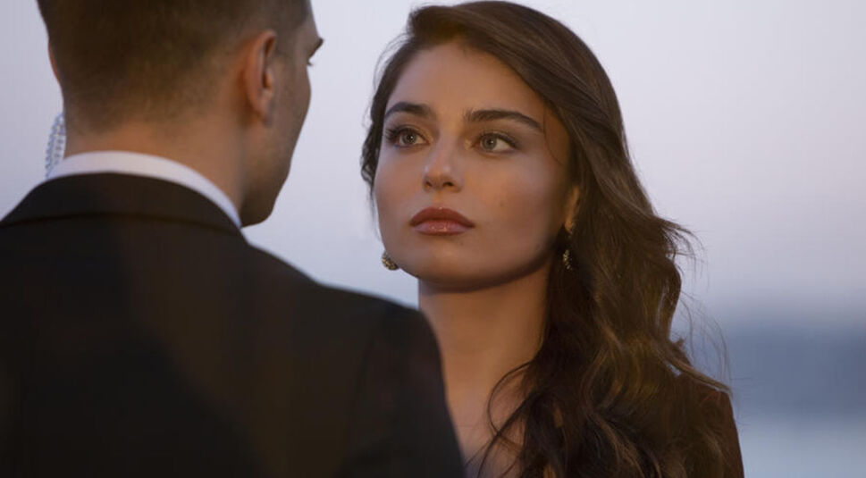 Cagatay Ulusoy als Leyla in The Protector