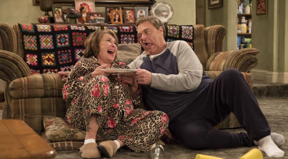 Roseanne Barr und John Goodman in Roseanne