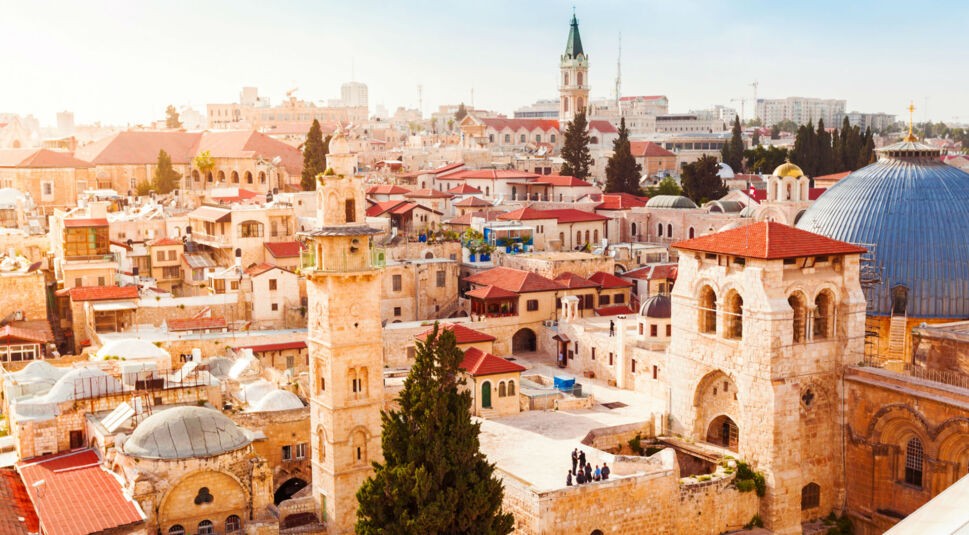 Blick auf Jerusalem in Israel, wo auch Hebräisch gesprochen wird.