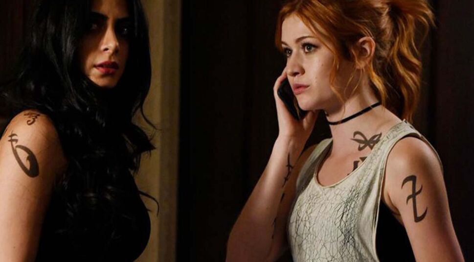 Emeraude Toubia und Katherine McNamara in Shadowhunters