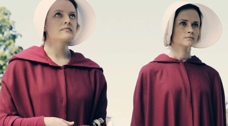 Elizabeth Moss in HandmaidsTale