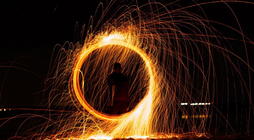 Detonierender Feuerwerkskörper