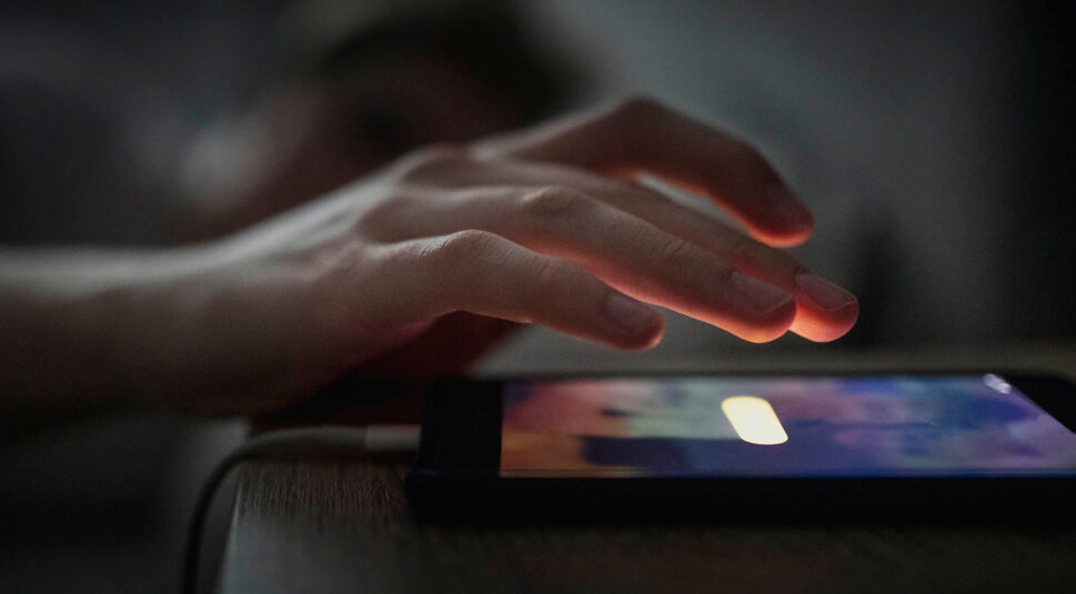 Den Smartphone-Wecker ausstellen.