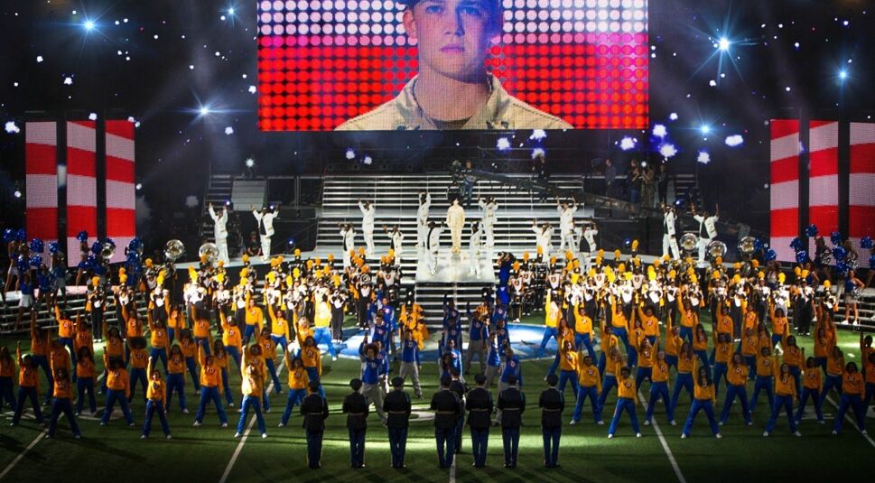 Das Bild zeigt Joe Alwyn in Die irre Heldentour des Billy Lynn