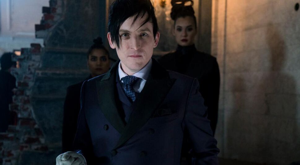 Das Bild zeigt Cory Michael Smith und Robin Lord Taylor in Gotham | © Jeff Neumann/FOX