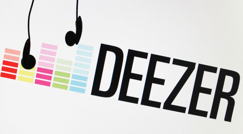 Das bunte Deezer-Logo wird auf einem weißen Bildschirm angezeigt.