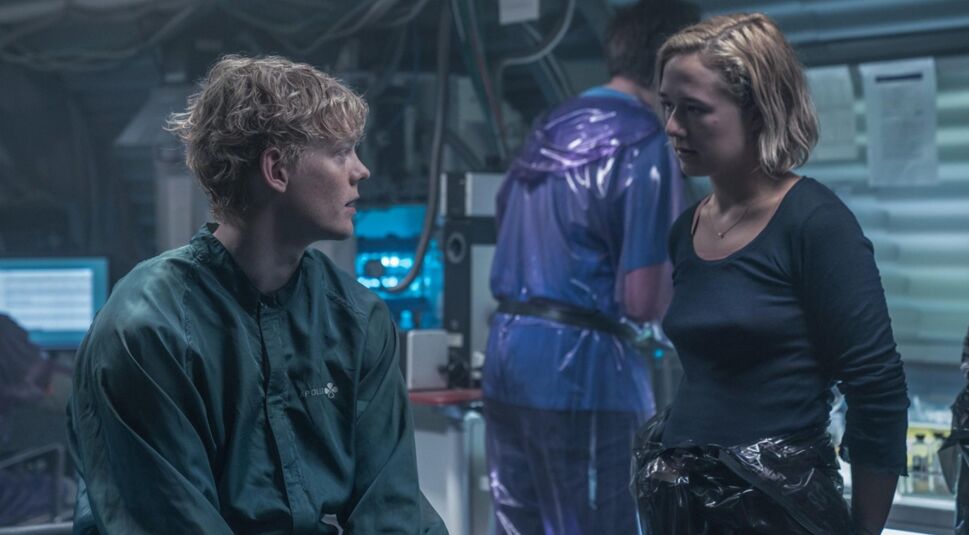 Alba August und Lucas Lyngaard Tønnesen in The Rain