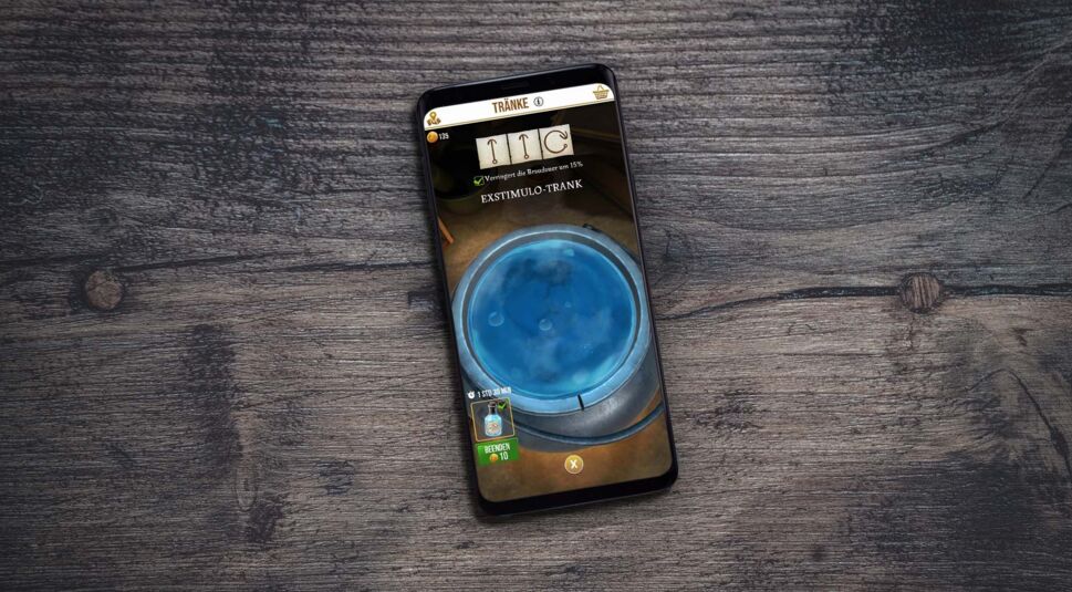 Am Android-Handy in Harry Potter: Wizards Unite einen Zaubertrank brauen.