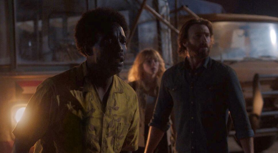 Chris Evans und Michal Kenneth Williams in The Red Sea Diving Resort