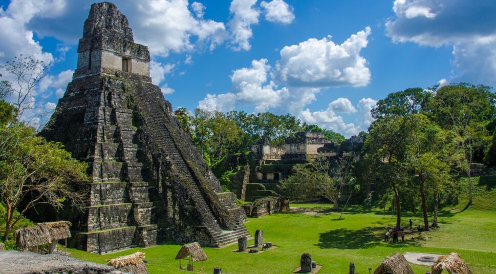 Stufentempel in Tikal