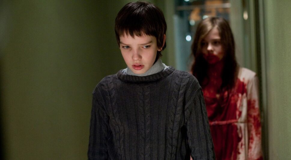 Chloë Grace Moretz und Kodi Smit-McPhee in Let me in