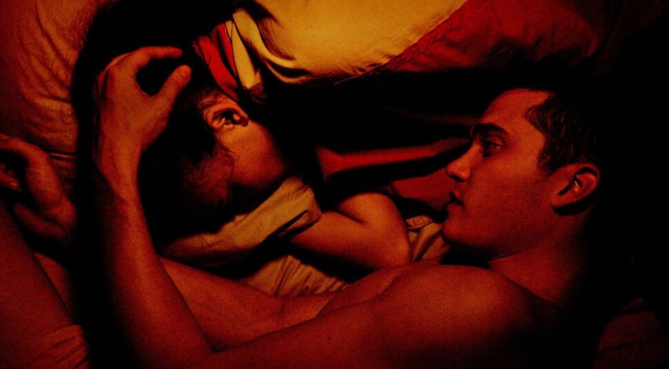 Aomi Muyock und Karl Glusman in Love