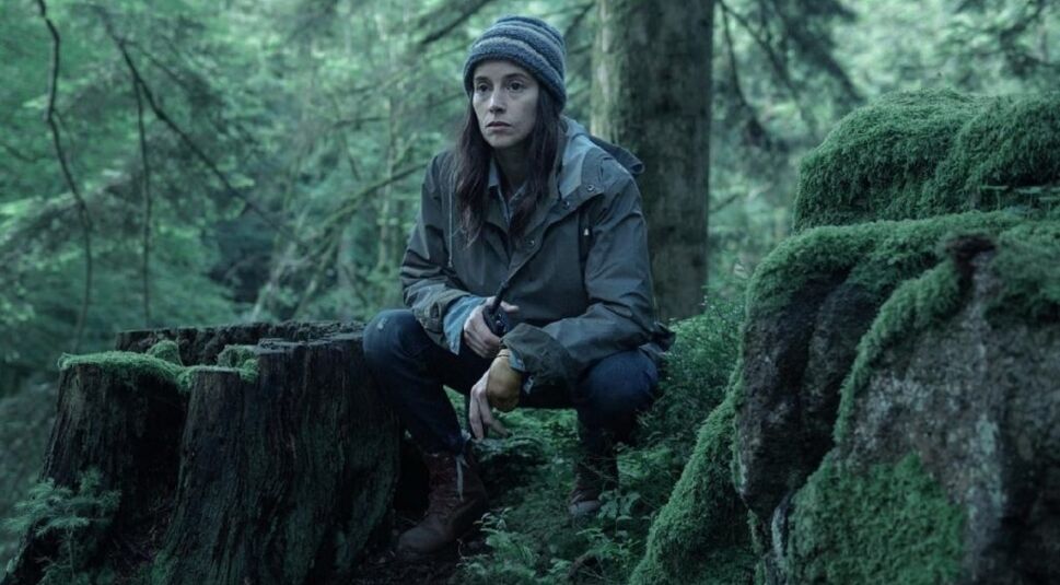 Suliane Brahim in Black Spot