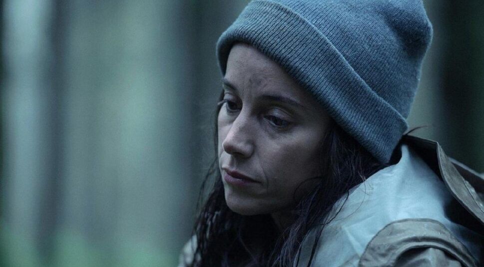 Suliane Brahim in Black Spot